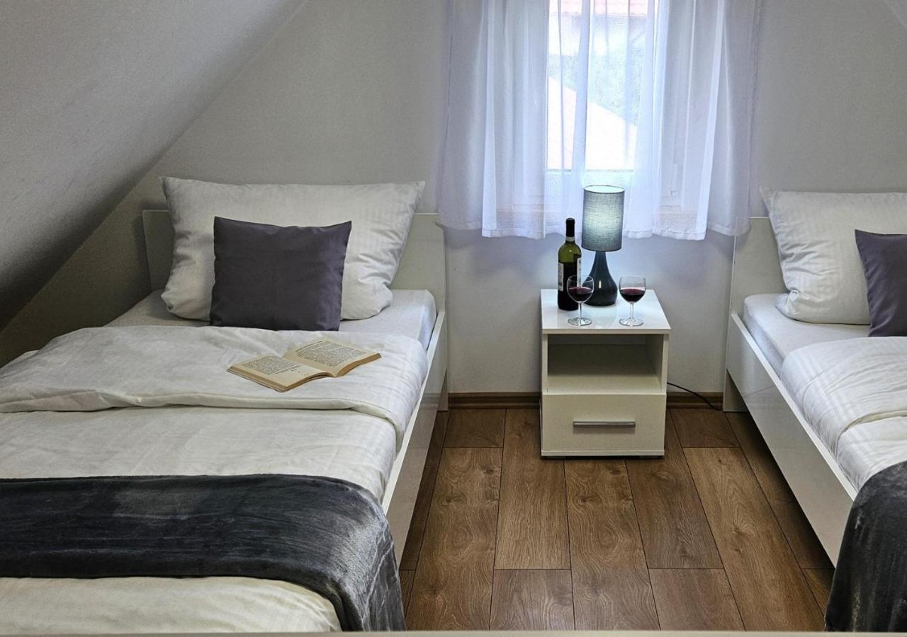 Pod Kamieniem Villa Trzebiel Kültér fotó