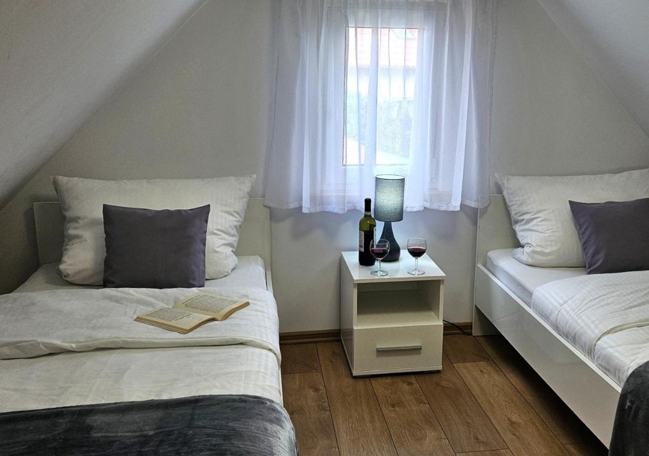 Pod Kamieniem Villa Trzebiel Kültér fotó